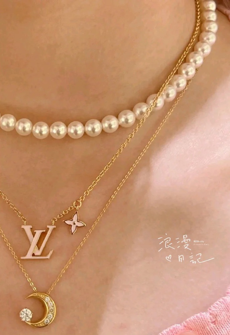 Louis Vuitton Necklaces